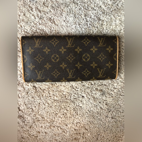 Vintage Louis Vuitton Monogram Pochette GM - Picture 6 of 10